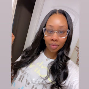 Meet your Posher, Desiree